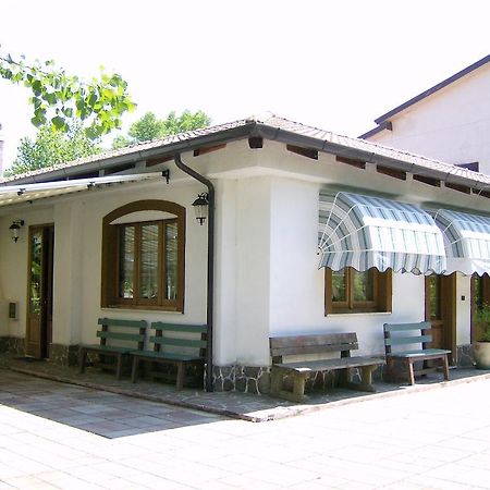 Hotel Zi Marianna Pertosa Exterior foto