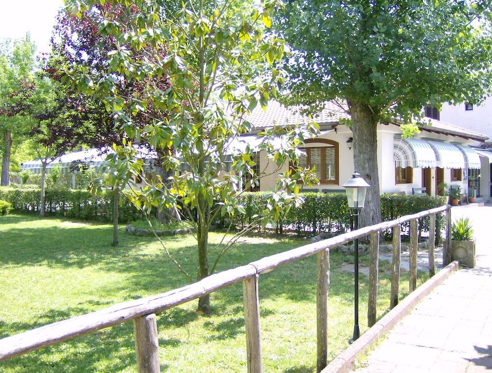 Hotel Zi Marianna Pertosa Exterior foto